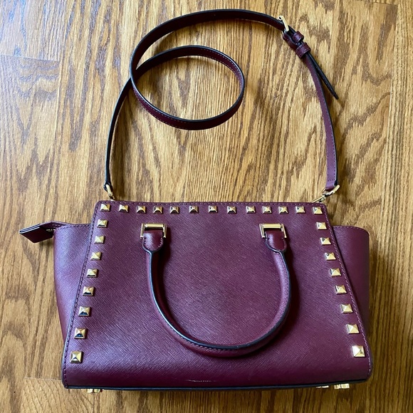 Michael Kors Studded Selma Medium Maroon Handbag - Picture 4 of 7